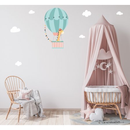 Αυτοκόλλητο τοίχου - Καμηλοπάρδαλη σε αερόστατο 2 και σετ 6 συννεφάκια