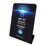 Επιτραπέζιo σταντ με τον κωδικό του WiFi σας και το logo σας.