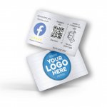 Nfc tap or scan κάρτα αξιολογήσεων Facebook με NFC και QR Code με το logo σας